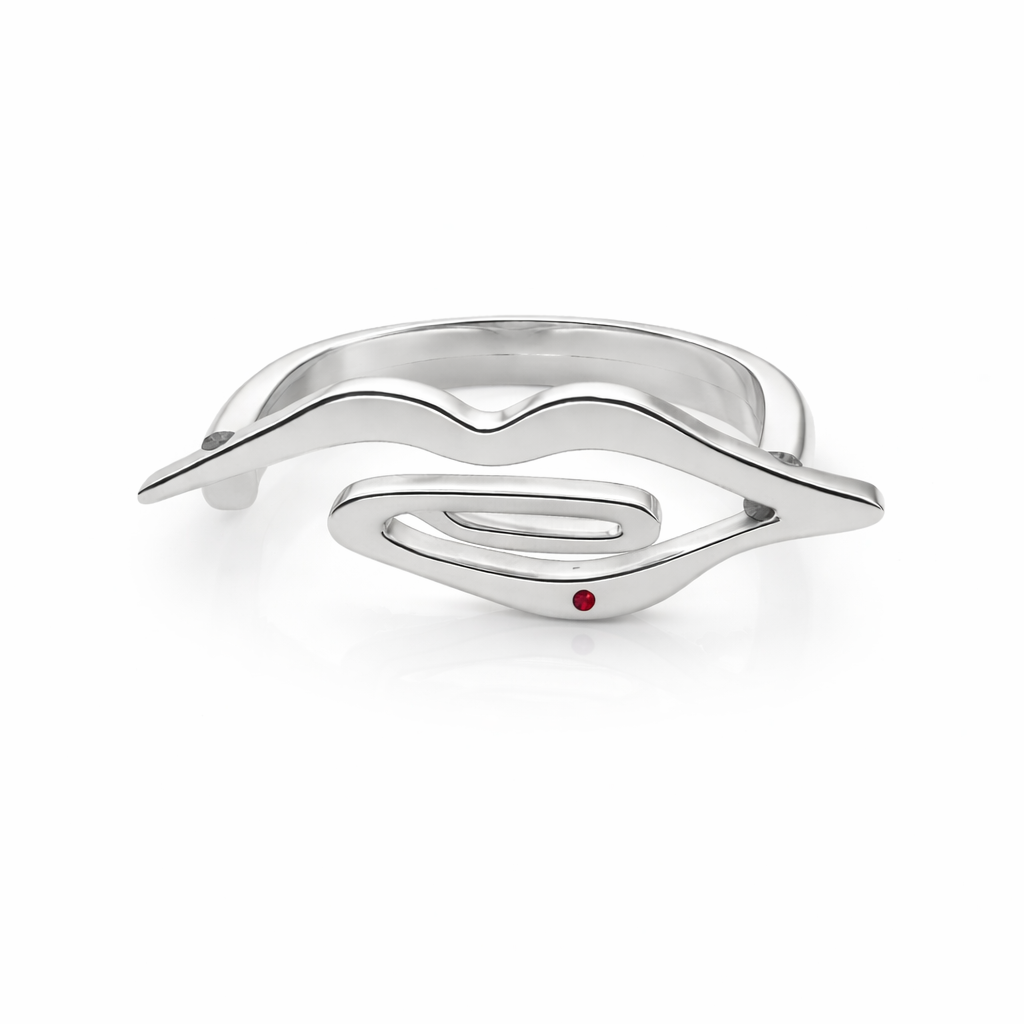 MUSE lip statement ring in gold plated 925 silver with red stone – AGUDO Studio